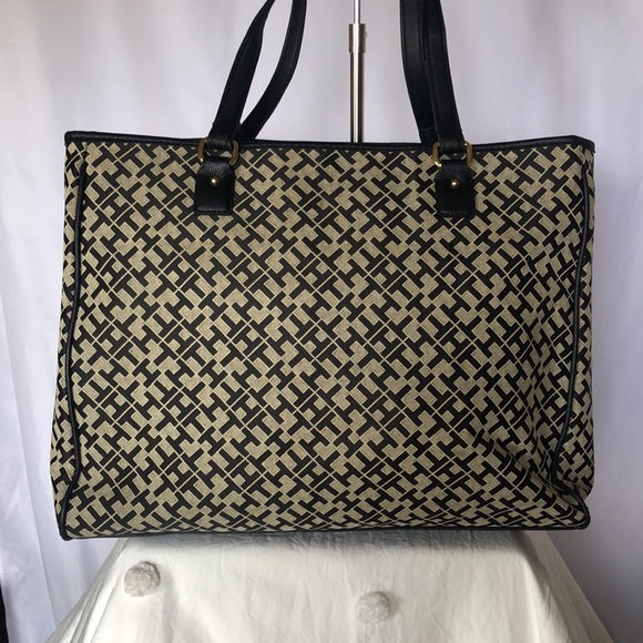 TOMMY HILFIGER black and taupe colored monogram large laptop tote bag. - Picture 4 of 13
